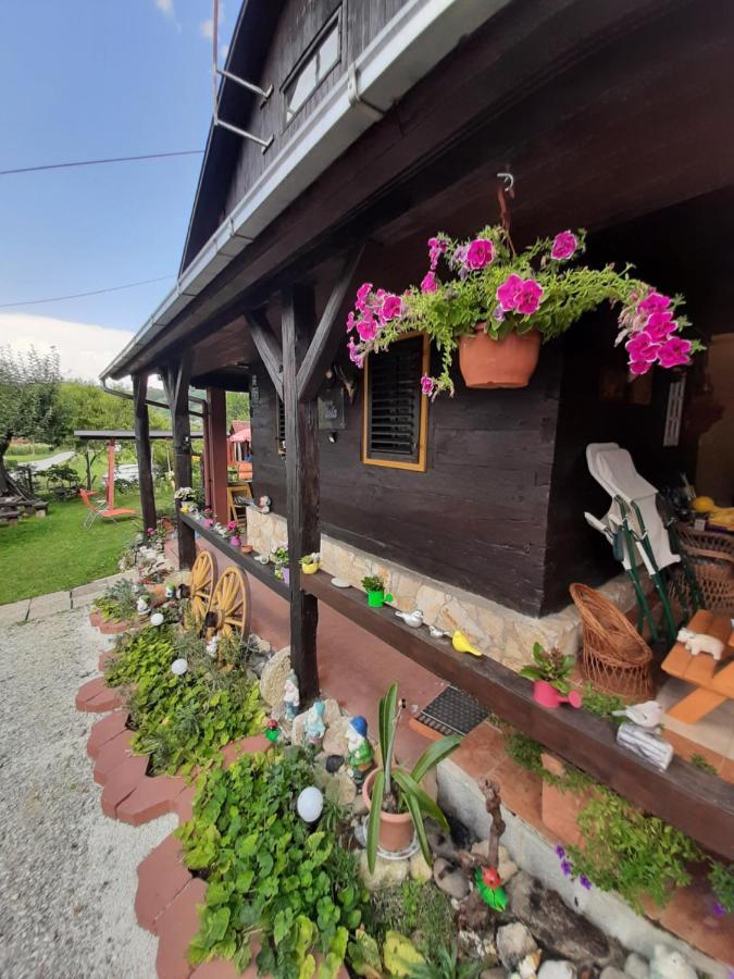 Kuca Viola, Traditional Wooden House In Tuhelj Exteriör bild