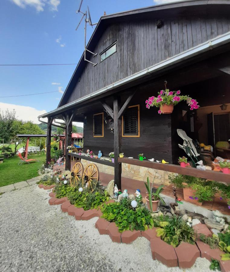 Kuca Viola, Traditional Wooden House In Tuhelj Exteriör bild