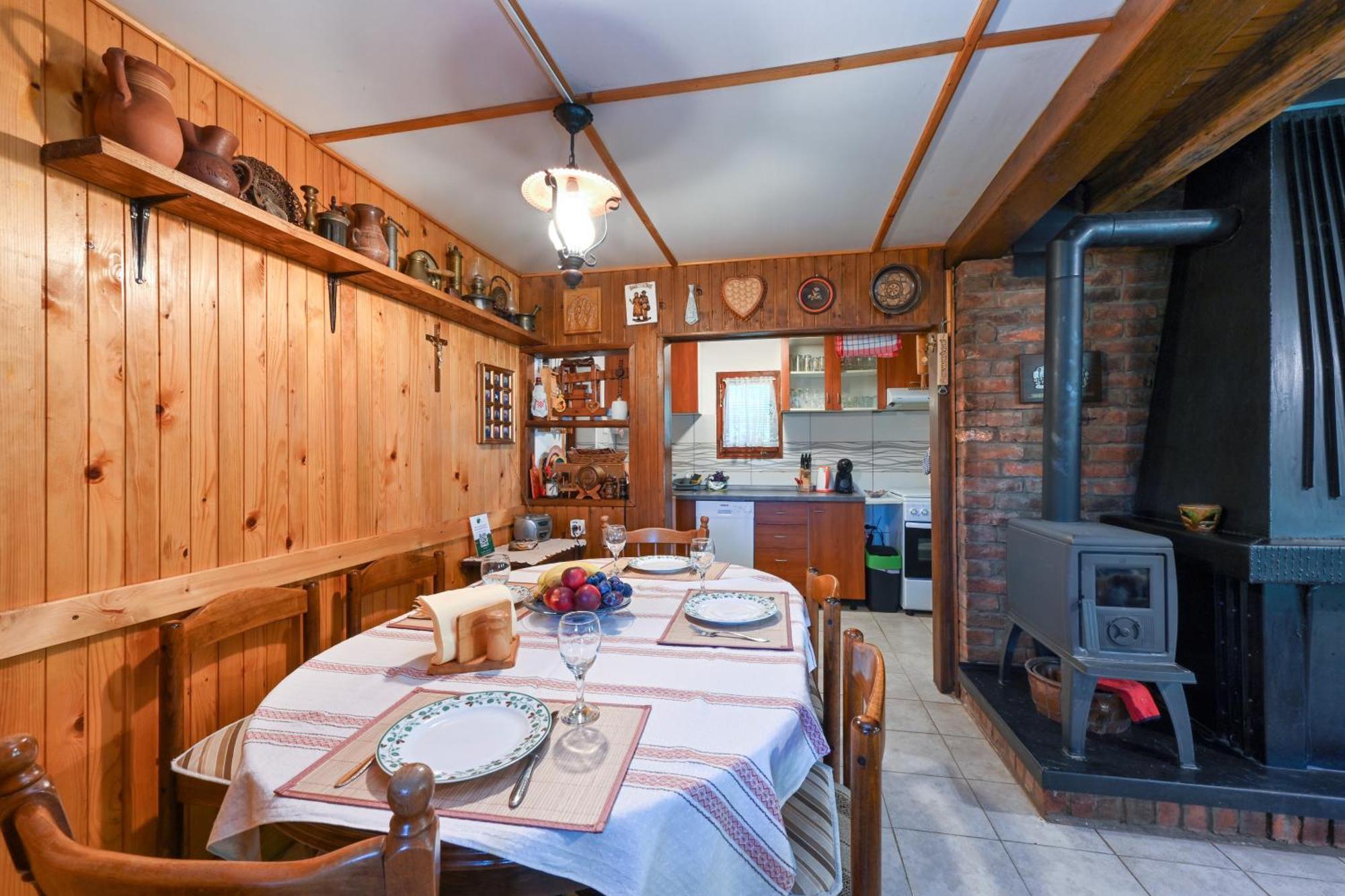 Kuca Viola, Traditional Wooden House In Tuhelj Exteriör bild