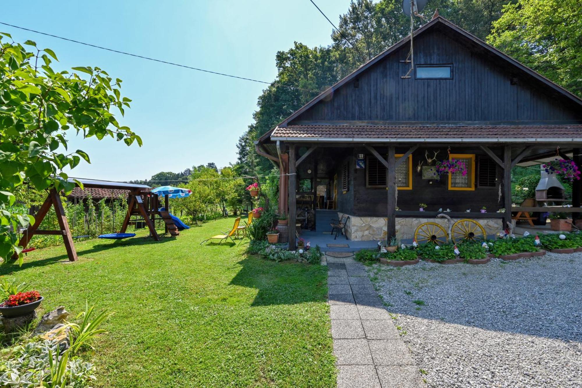 Kuca Viola, Traditional Wooden House In Tuhelj Exteriör bild