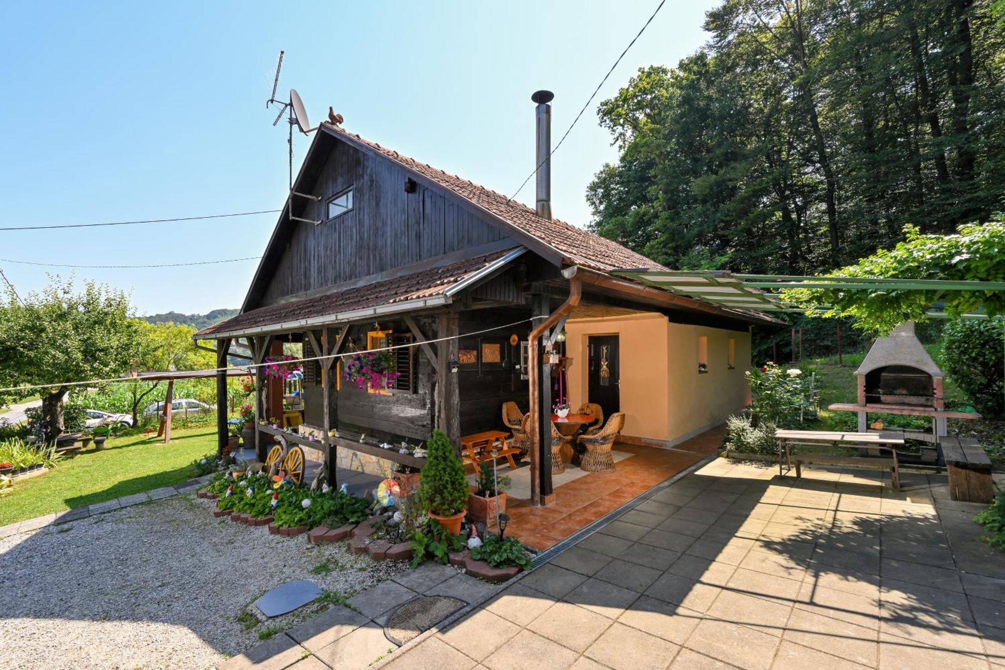 Kuca Viola, Traditional Wooden House In Tuhelj Exteriör bild